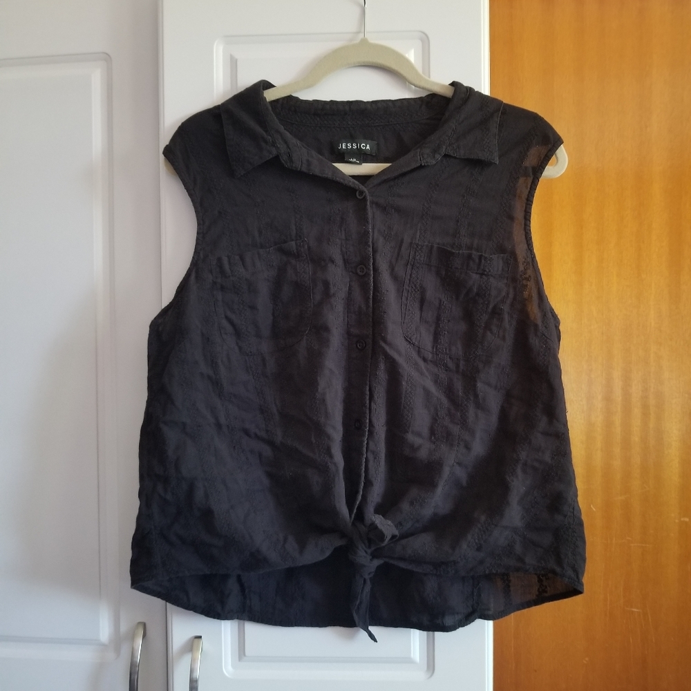 🍁🌺Jessica button down collared sleeveless top with front pockets and tie